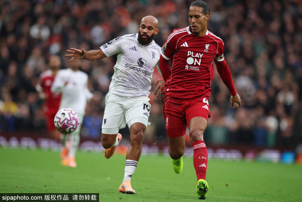 就要和你贴贴！曼联利物浦相爱相杀 积分死缠焦孟不离