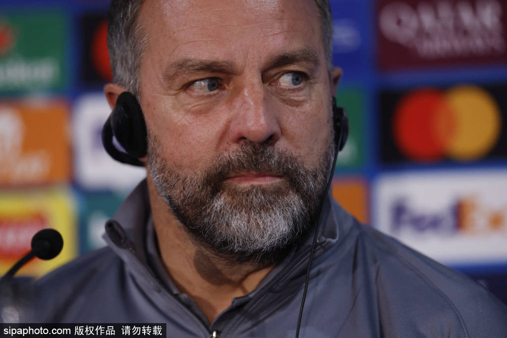 巴萨迎战法兰克福：弗里克与兰格里奥新闻发布会回顾，欧冠关键战一触即发